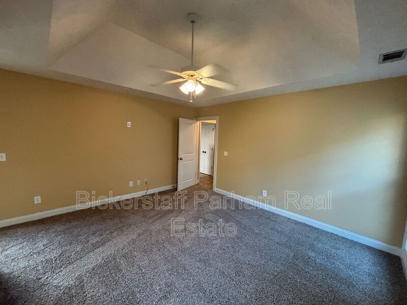 Welcome to Yorktown Subdivision! Fall in Love with Where You Live. property image