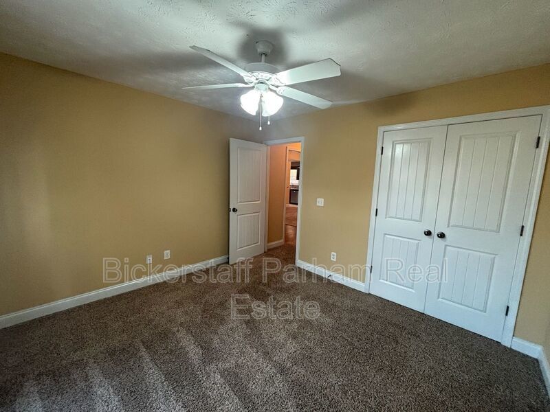 Welcome to Yorktown Subdivision! Fall in Love with Where You Live. property image