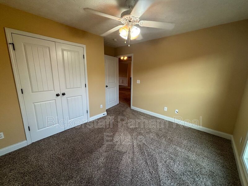 Welcome to Yorktown Subdivision! Fall in Love with Where You Live. property image