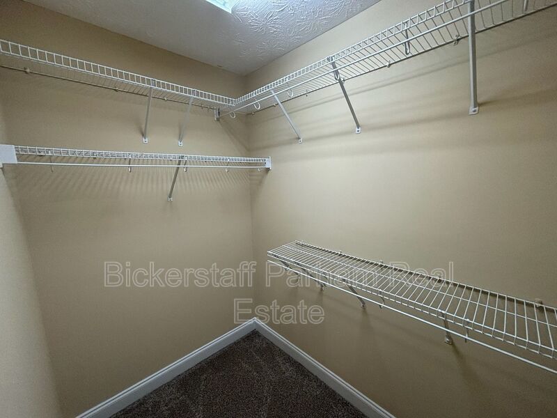 Welcome to Yorktown Subdivision! Fall in Love with Where You Live. property image