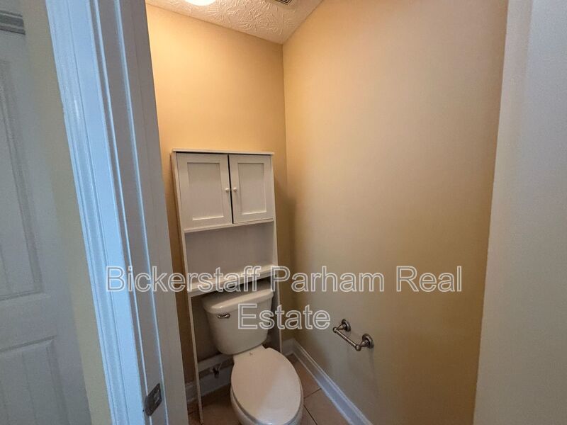 Welcome to Yorktown Subdivision! Fall in Love with Where You Live. property image