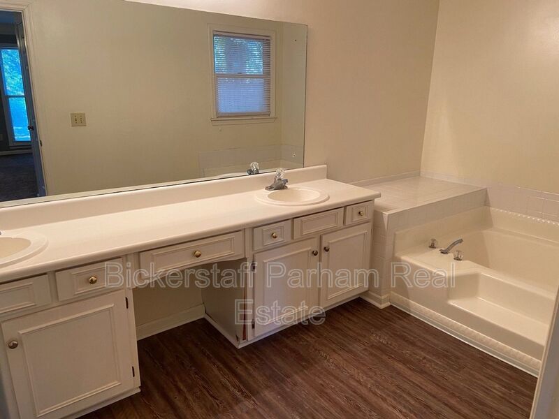 Welcome to Cedar Creek! property image