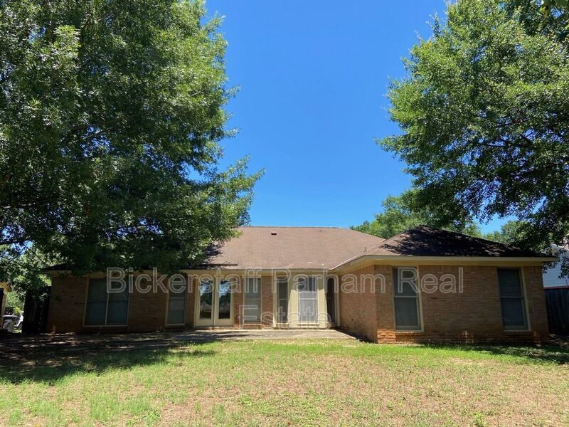 Welcome to Cedar Creek! property image