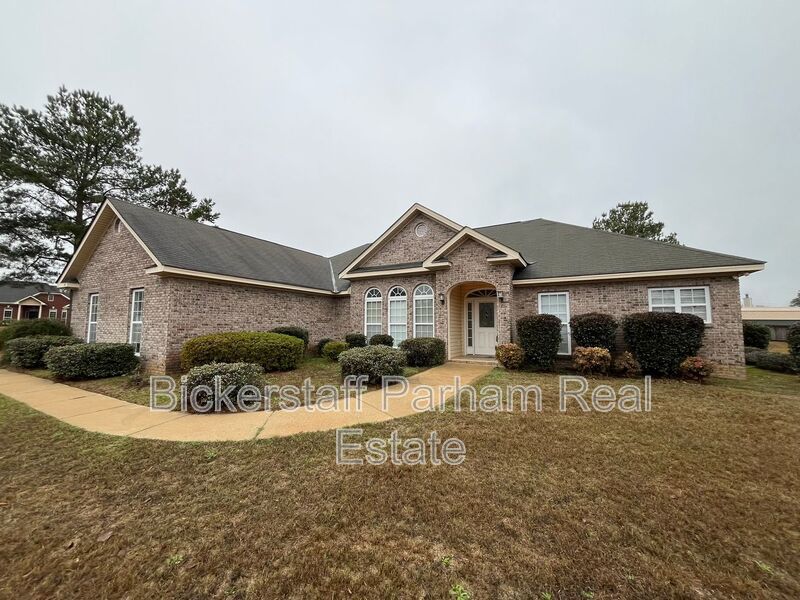 Luxury Living, Redefined. Apply Today! property image