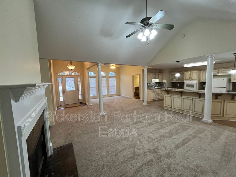 Luxury Living, Redefined. Apply Today! property image