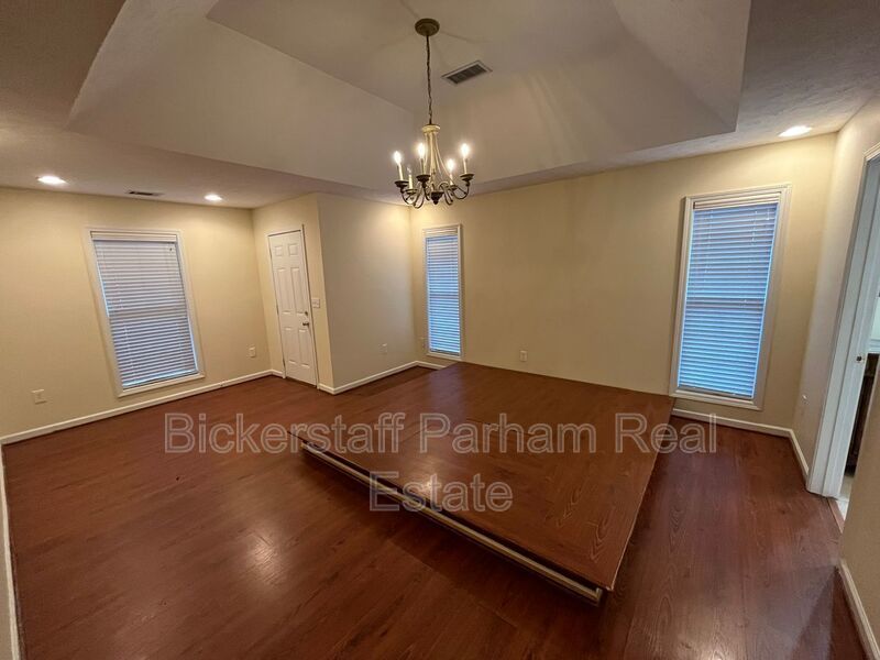 Luxury Living, Redefined. Apply Today! property image