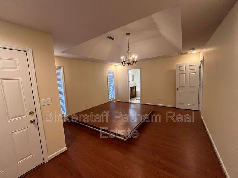 Luxury Living, Redefined. Apply Today! property image