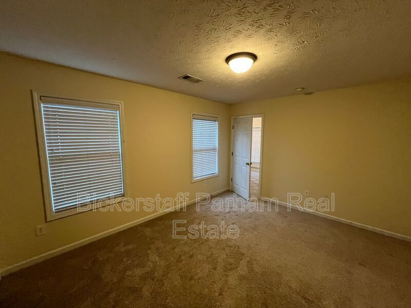 Luxury Living, Redefined. Apply Today! property image