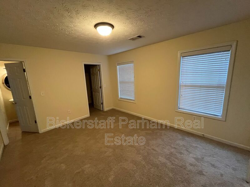 Luxury Living, Redefined. Apply Today! property image