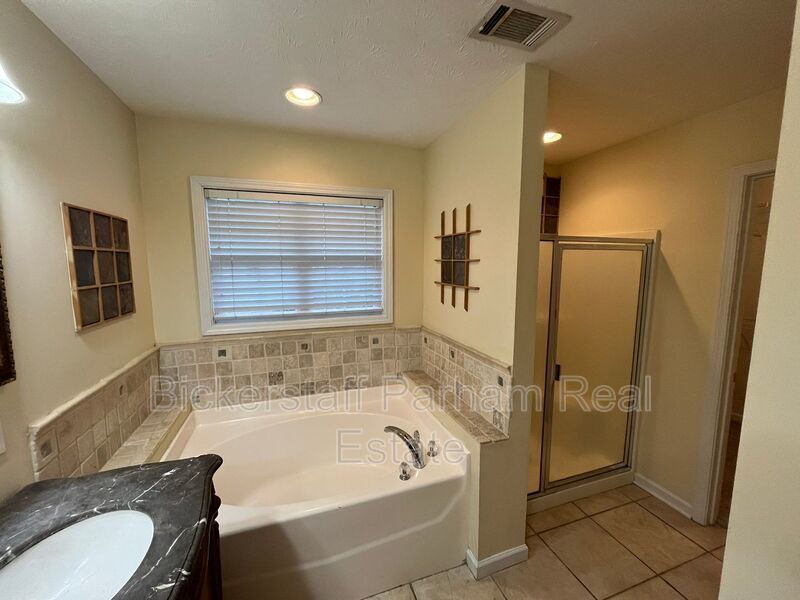 Luxury Living, Redefined. Apply Today! property image