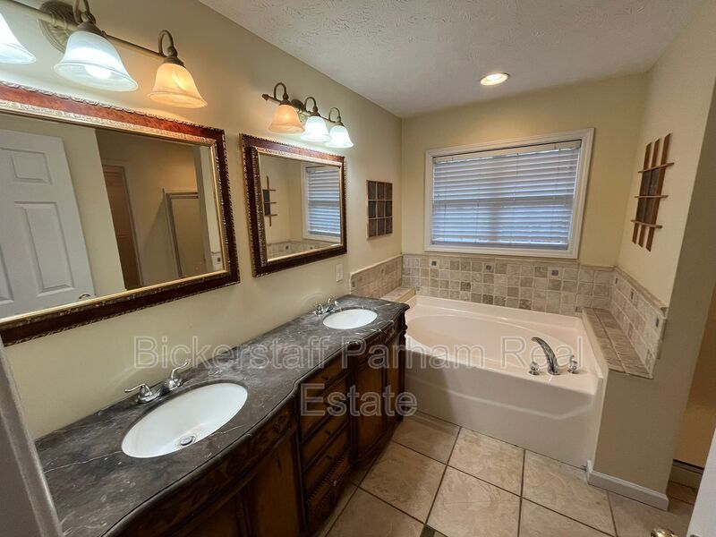 Luxury Living, Redefined. Apply Today! property image