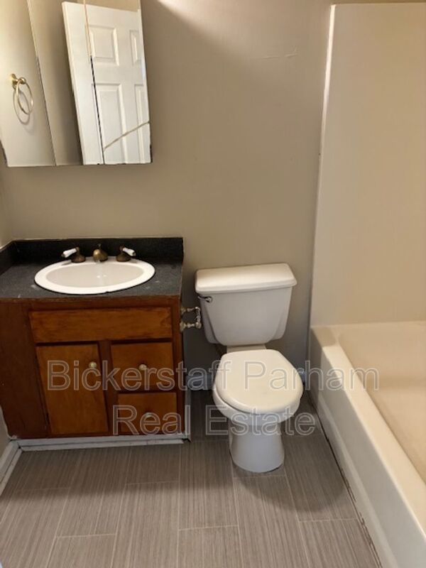 Located In The Lakebottom Area! property image