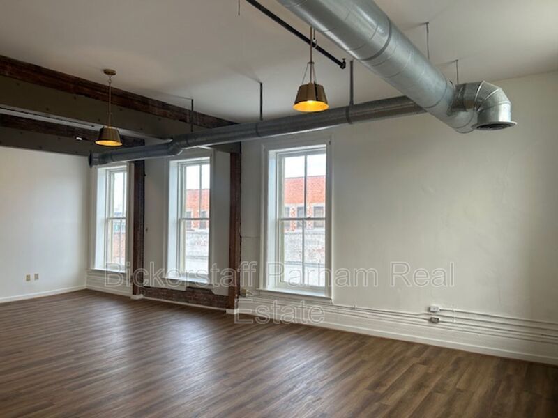 Flowers Building Condominiums Convenient To Downtown!! property image