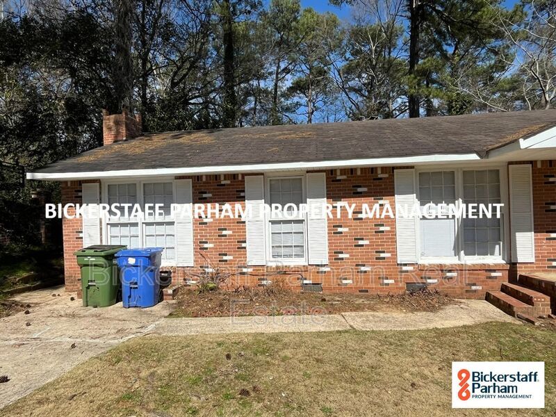 Beautiful 3-Bedroom Columbus Home with Spacious Living Areas & Fireplace property image