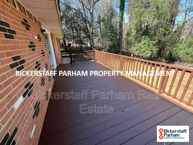 Beautiful 3-Bedroom Columbus Home with Spacious Living Areas & Fireplace property image