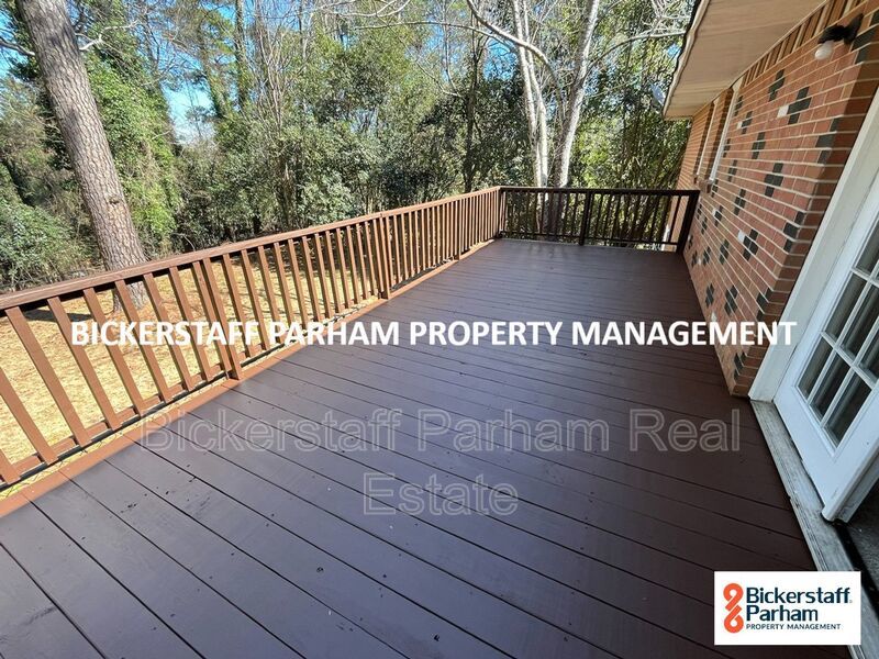 Beautiful 3-Bedroom Columbus Home with Spacious Living Areas & Fireplace property image