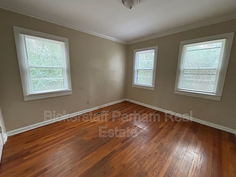 Located On Forrest Road!! property image