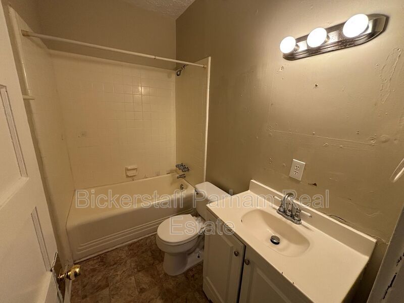 Located On Forrest Road!! property image