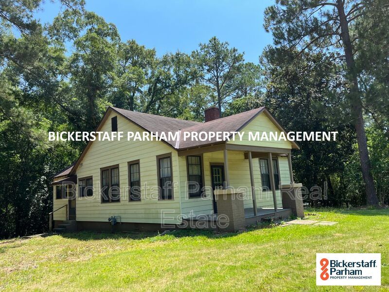 Located On Forrest Road!! property image