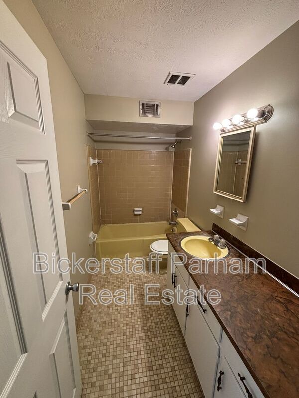 Located on St Mary's Road! property image