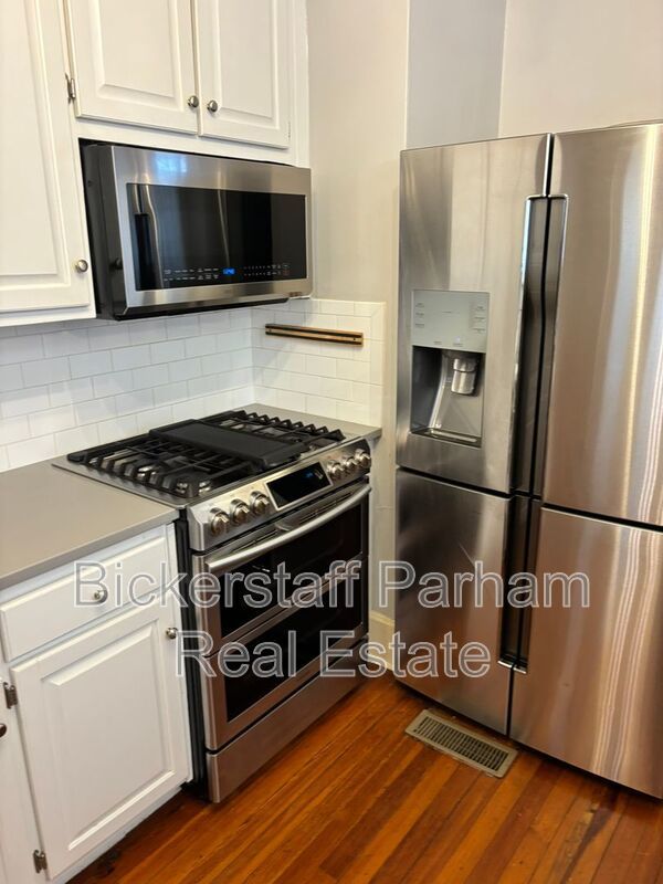 Lakebottom Area! Hardwood Floors Throughout! property image