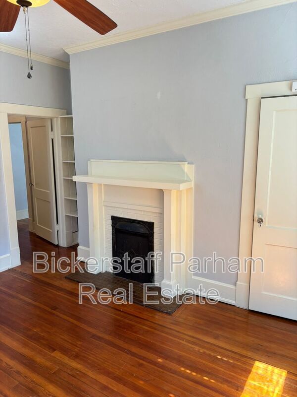 Lakebottom Area! Hardwood Floors Throughout! property image