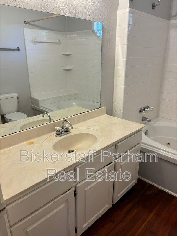 Lakebottom Area! Hardwood Floors Throughout! property image