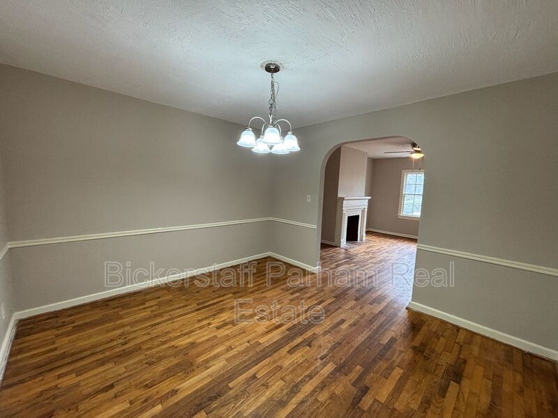 Near Veterans Pkwy!! This Unit Also Welcomes HAPP. property image