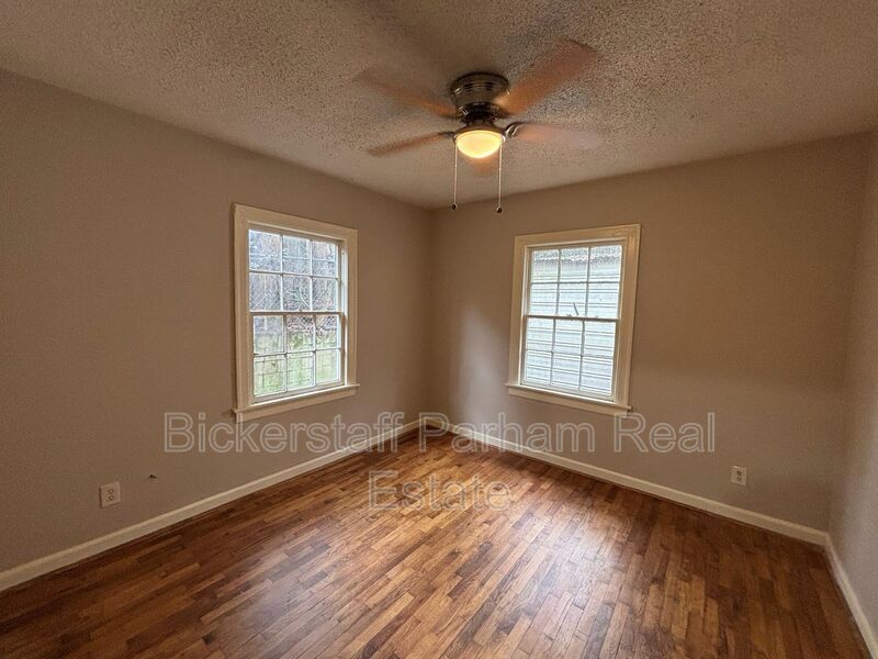 Near Veterans Pkwy!! This Unit Also Welcomes HAPP. property image