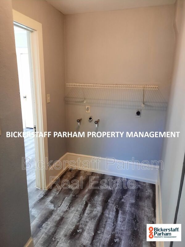 1 Bedroom 1 Bath Located In The Lakebottom Area!! property image