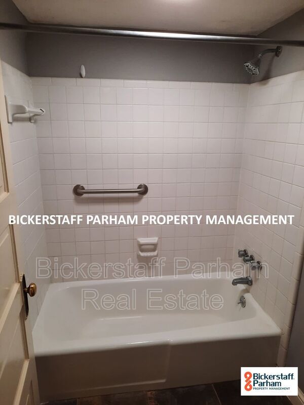 1 Bedroom 1 Bath Located In The Lakebottom Area!! property image