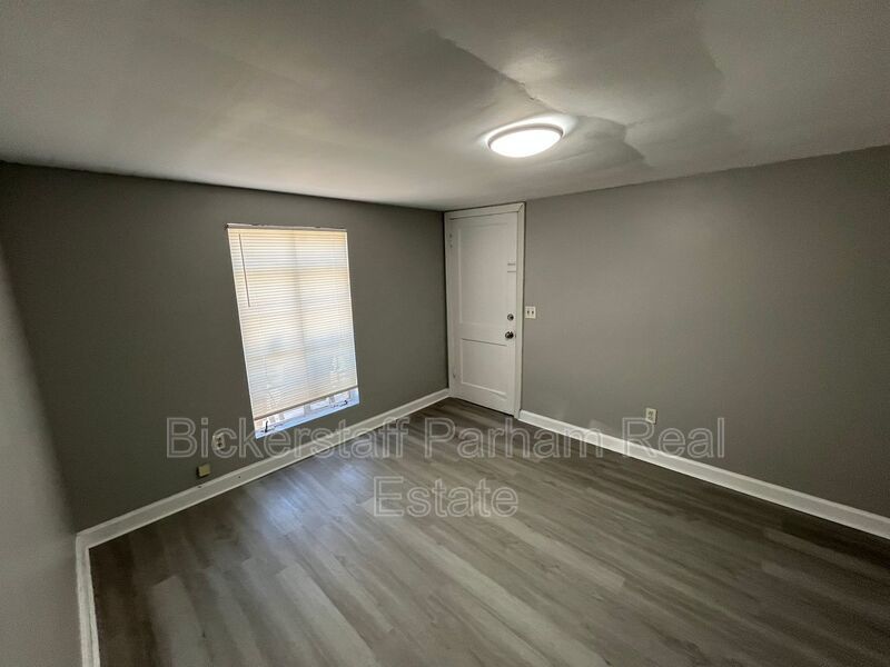 Located Off of Warm Springs Road! Newly Renovated Unit. property image
