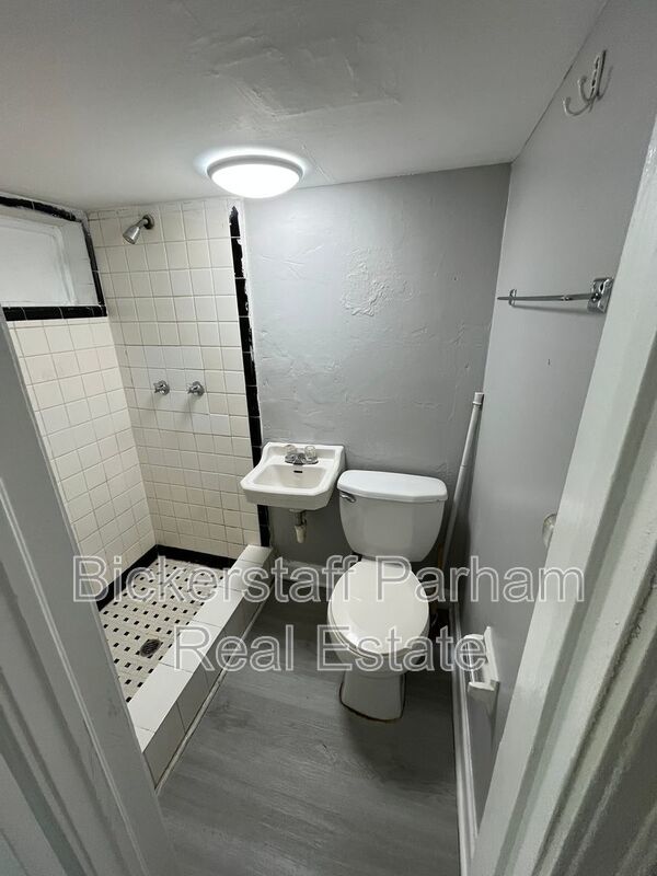 Located Off of Warm Springs Road! Newly Renovated Unit. property image