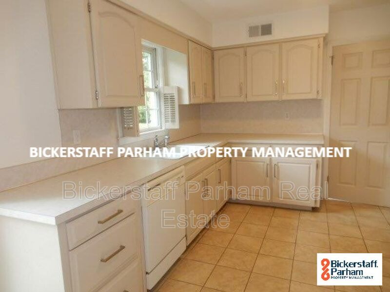 Luxury, Location, and Convenience. Near Heath Park!! property image