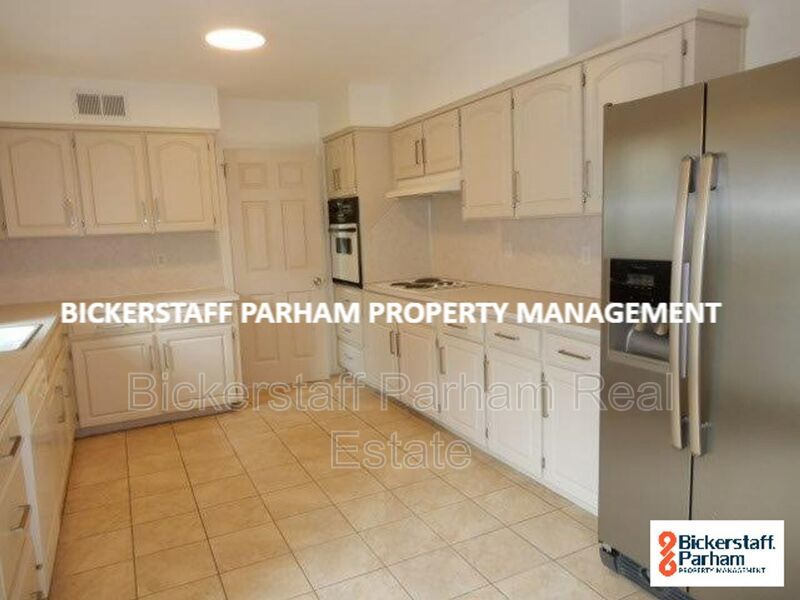 Luxury, Location, and Convenience. Near Heath Park!! property image
