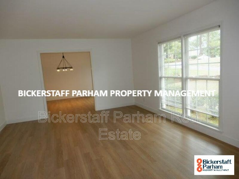 Luxury, Location, and Convenience. Near Heath Park!! property image