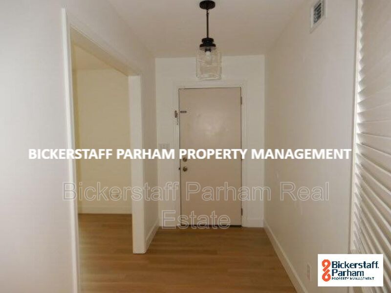 Luxury, Location, and Convenience. Near Heath Park!! property image