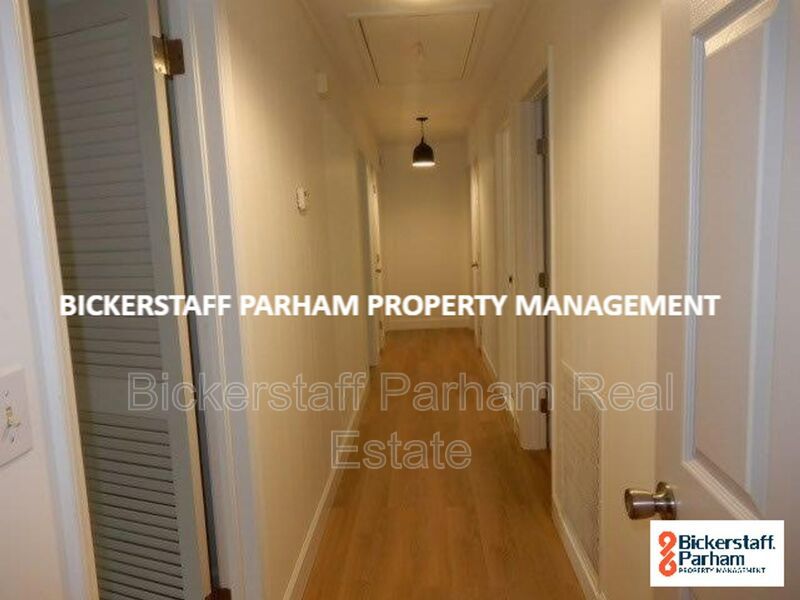 Luxury, Location, and Convenience. Near Heath Park!! property image