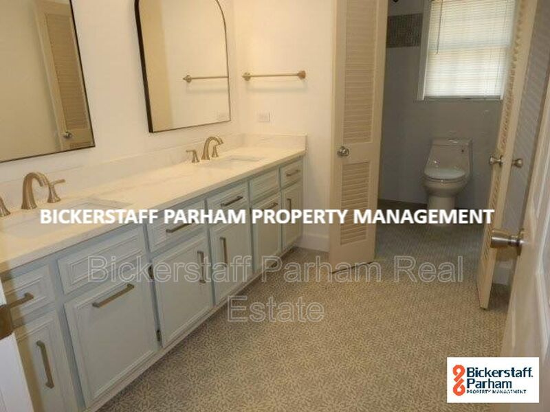 Luxury, Location, and Convenience. Near Heath Park!! property image