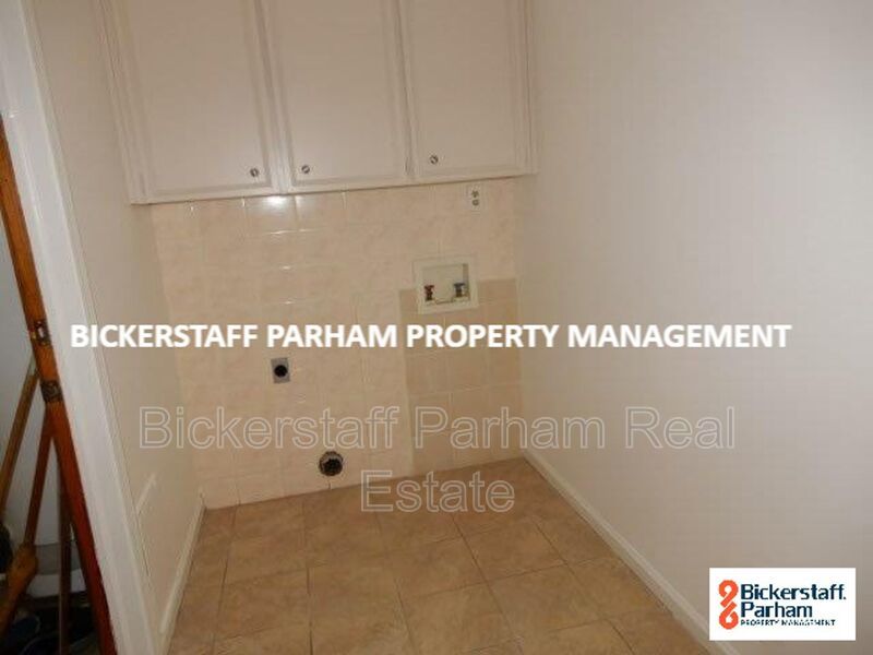 Luxury, Location, and Convenience. Near Heath Park!! property image