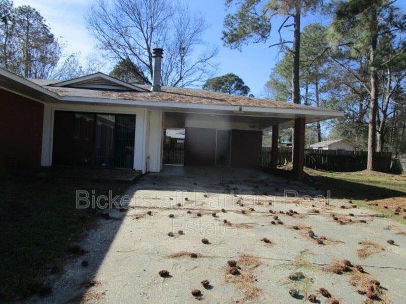 Located Off Macon Road! property image