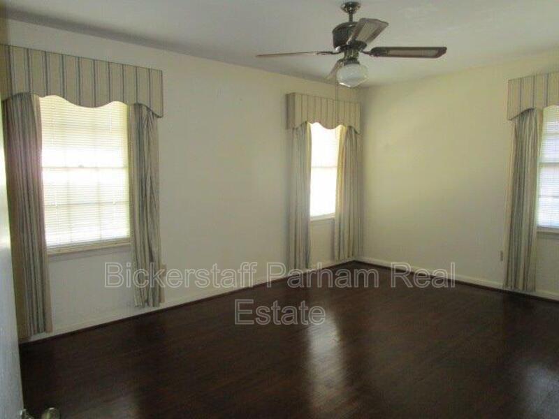 Located Off Macon Road! property image