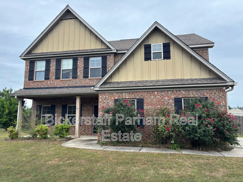 This property blends ample living space and storage with functional amenities. property image