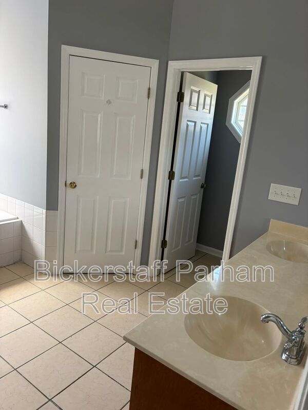 Located In the Midland Area !! property image