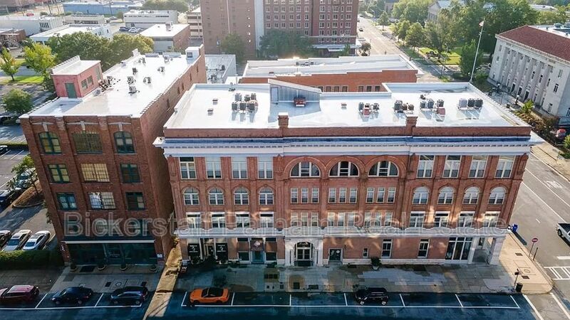 Charming Unit in Uptown property image