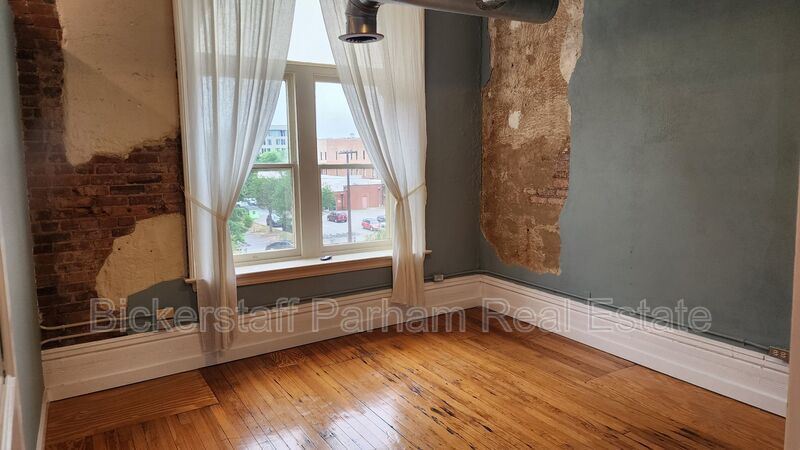 Charming Unit in Uptown property image
