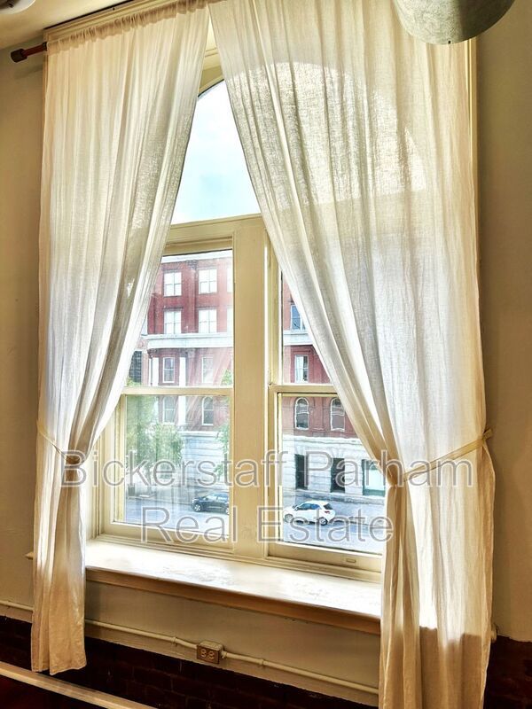 Charming Unit in Uptown property image