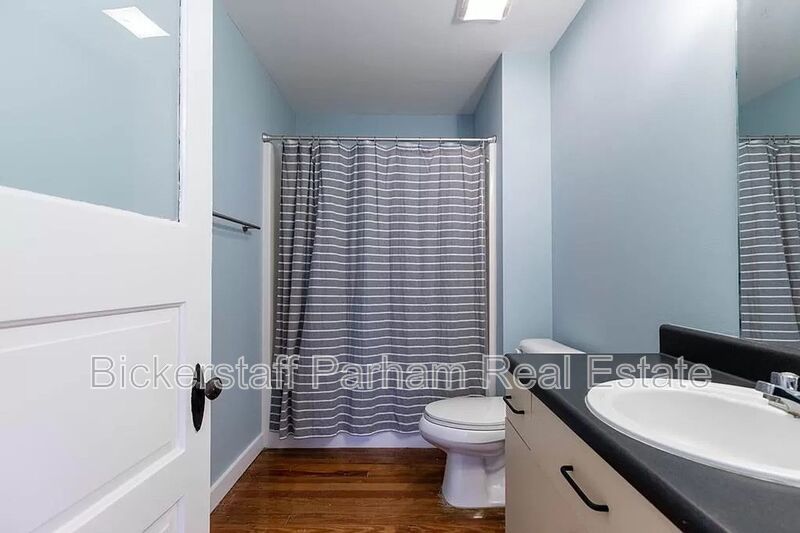 Charming Unit in Uptown property image