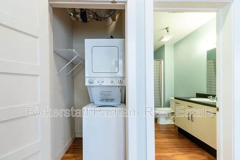 Charming Unit in Uptown property image