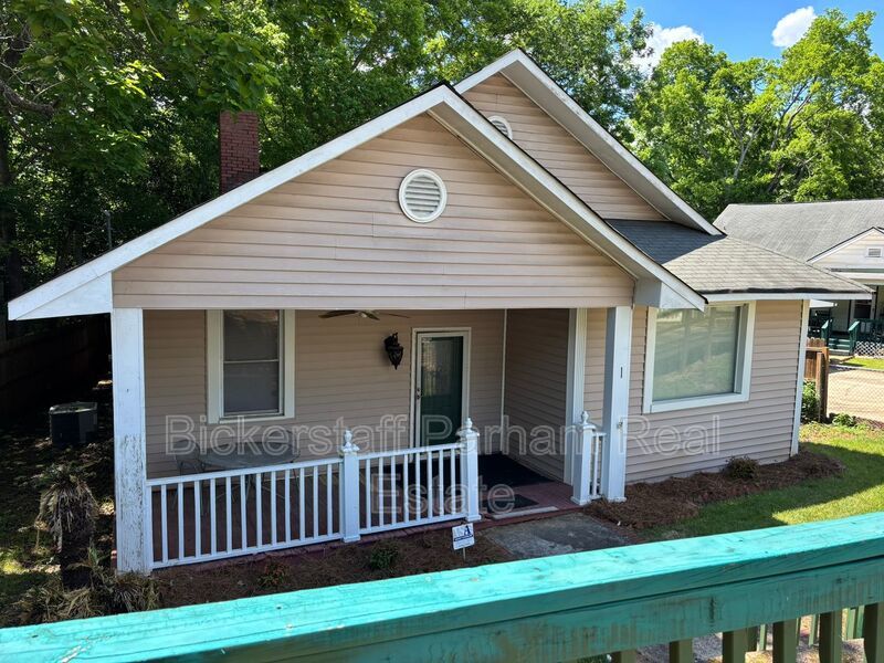 Home Near Uptown property image